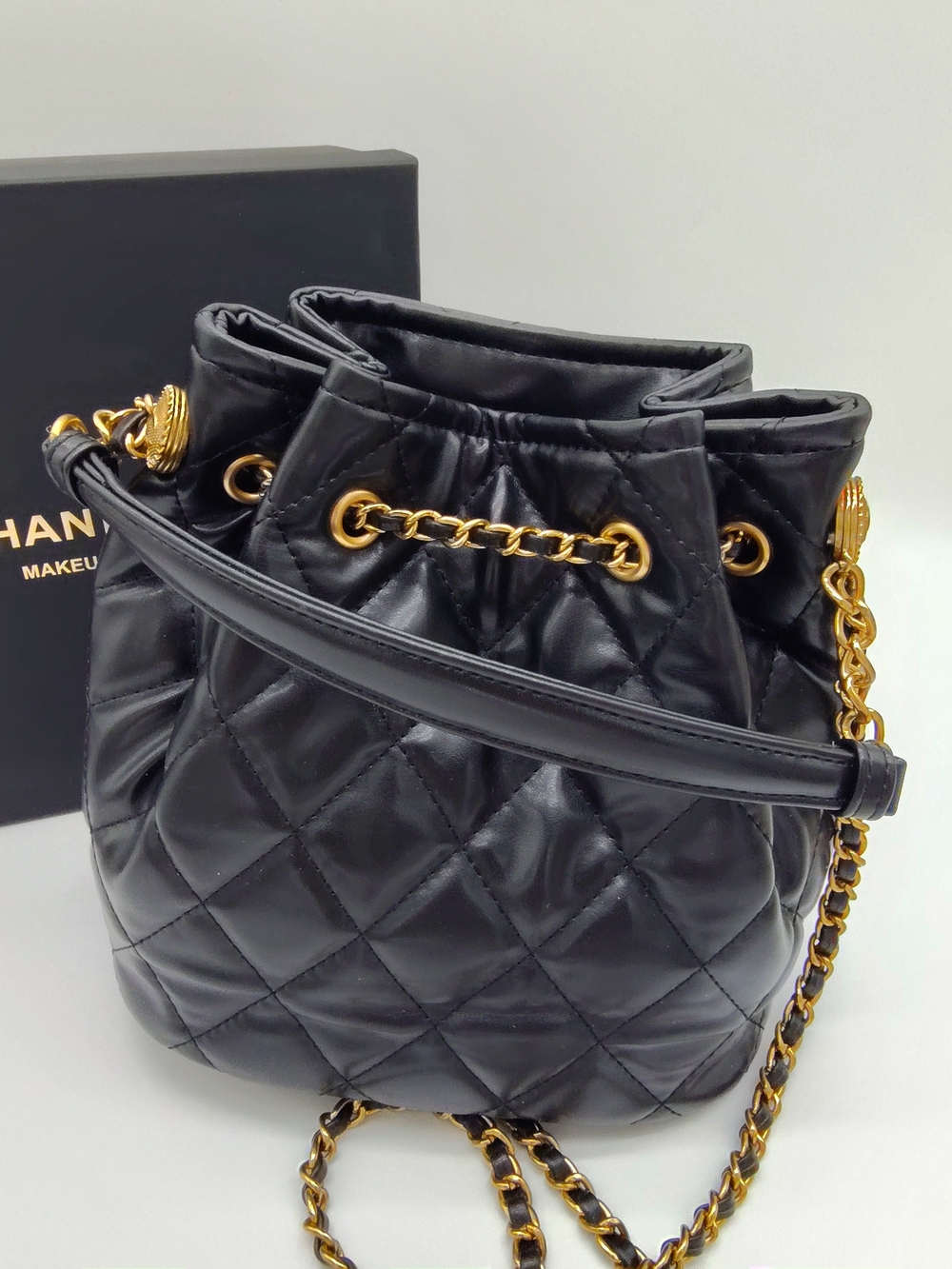 CHANEL Makeup Quilted Bucket Bag Black Gold Chain Vanity Crossbody Bag GWP NIB - Picture 5 of 10